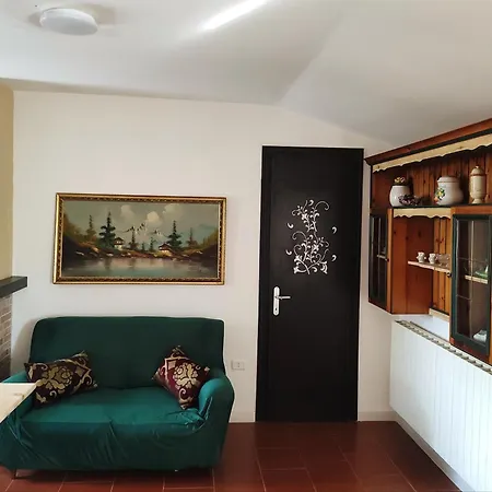 La Casina Di Enea 카시아